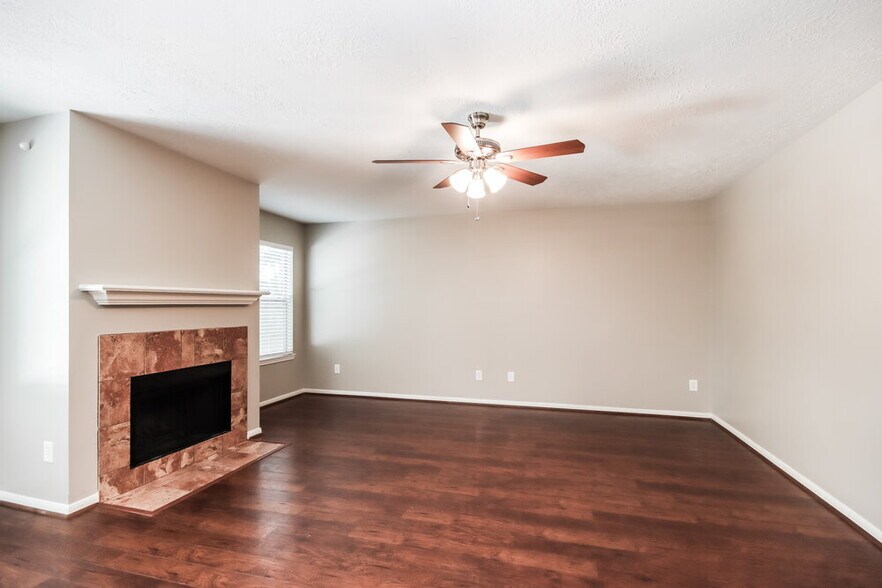 Building Photo - 7014 Hayden Dr