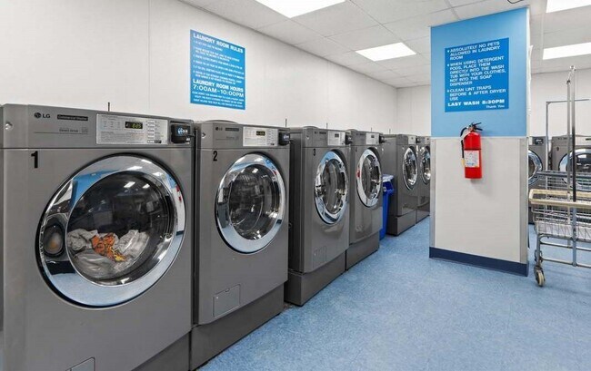 Building Photo - 6515 BLVD E