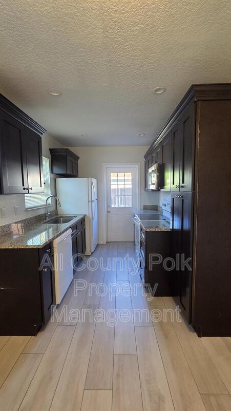 Building Photo - 803 W Belmar St