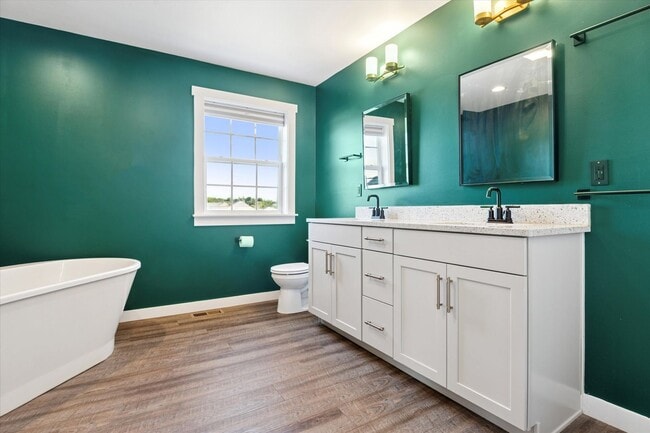 Building Photo - Available Immediately – 4 Bedroom, 2.5 Bat...