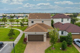 Building Photo - 3 BIG BEDROOMS, 3 FULL BATH MODERN HOME FOR RENT IN ARRIVAS VILLAGE!