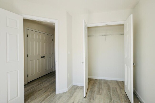 Building Photo - 809 S Cameron St