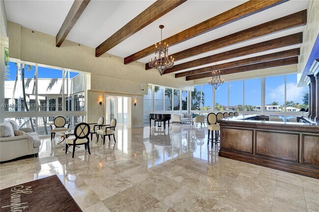 Building Photo - 20281 E Country Club Dr