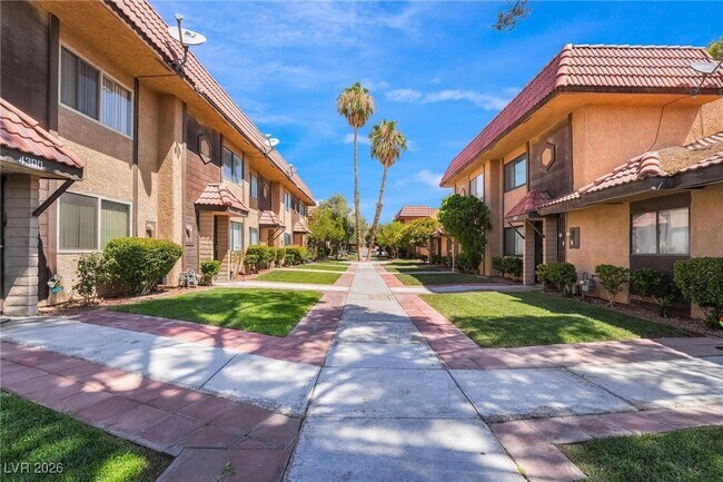 Building Photo - 4302 Lynnann