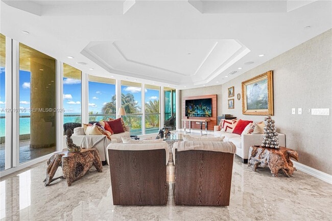 Building Photo - 16051 Collins Ave