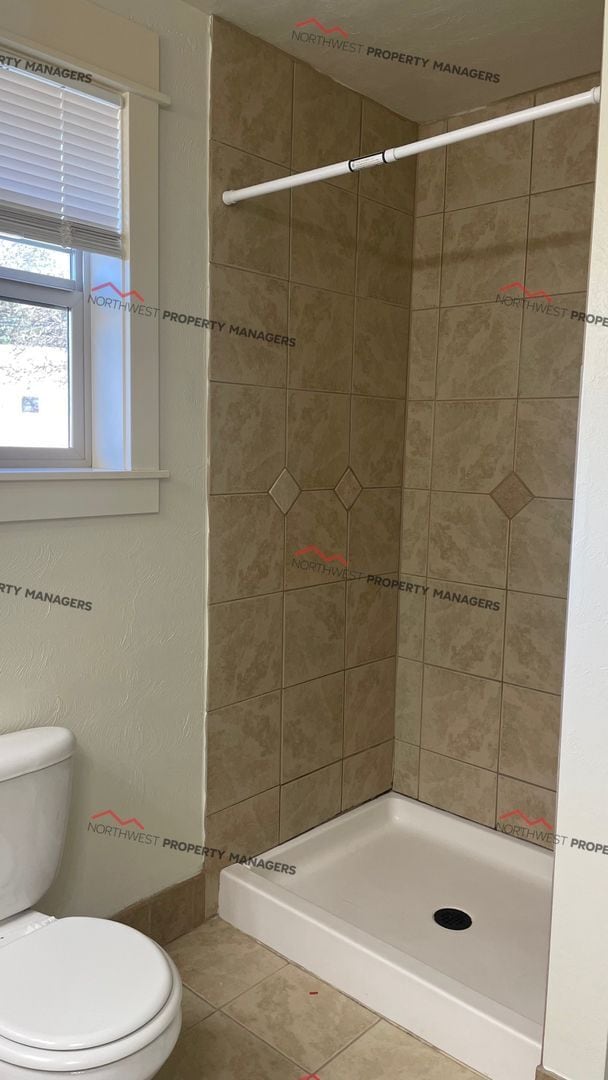 Building Photo - r223a