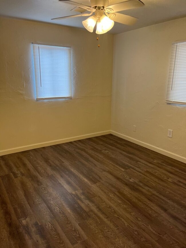 Building Photo - ***3 BEDROOM/1 BATHROOM IN PAULDEN***