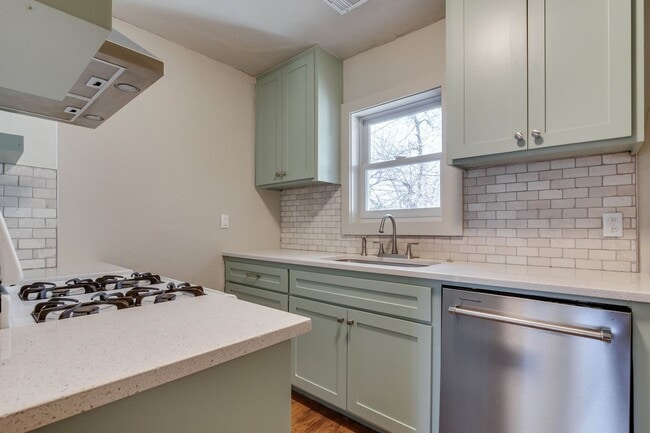 Building Photo - Updated one bed/one bath near Linwood in OKC