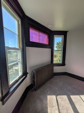 Building Photo - Newly Updated 3 bedroom in Carrick! Section 8 is considered