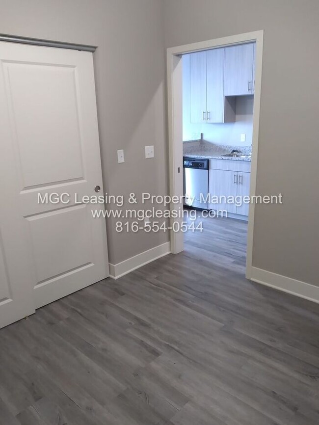Building Photo - NEW Reduced Rental Rate is $857 with May M...