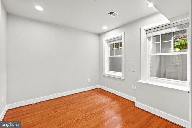 Building Photo - 2616 Garfield St NW