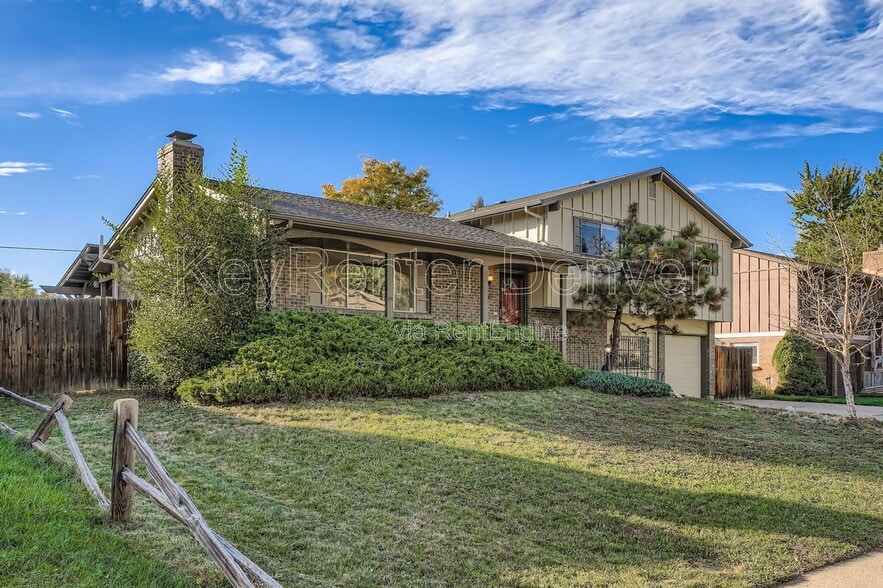 Primary Photo - 6529 Van Gordon Ct