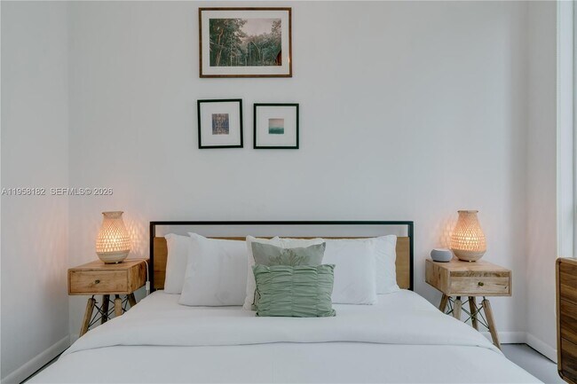 Building Photo - 253 NE 2nd St