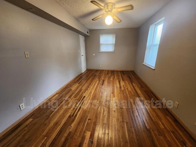 Building Photo - 1301 Hill St