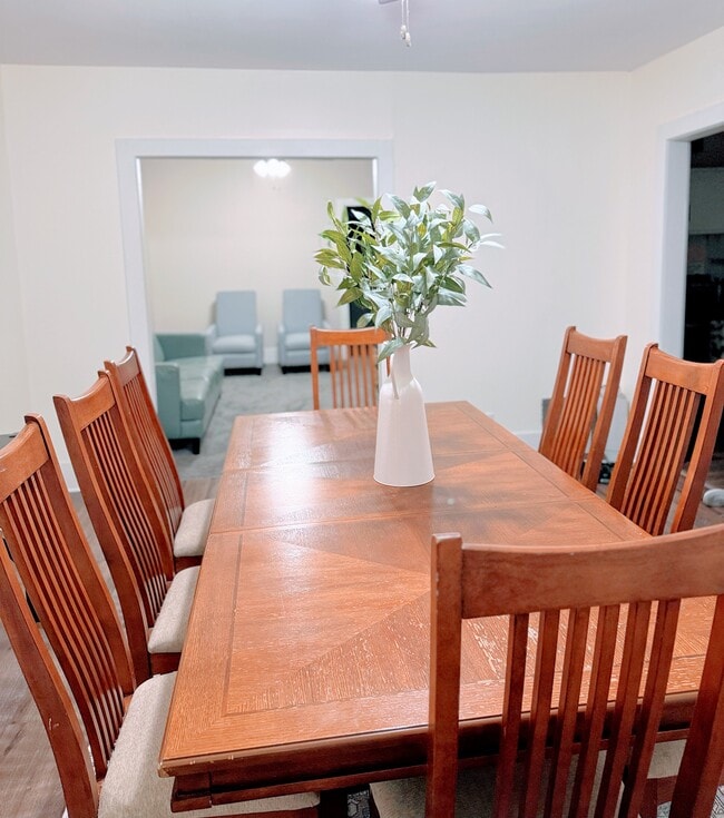 Building Photo - 3920 E Church St