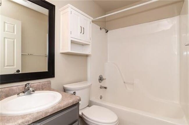 Building Photo - 2 Bedroom Condo 6 Minutes from UofA! Prime location in quiet neighborhood!