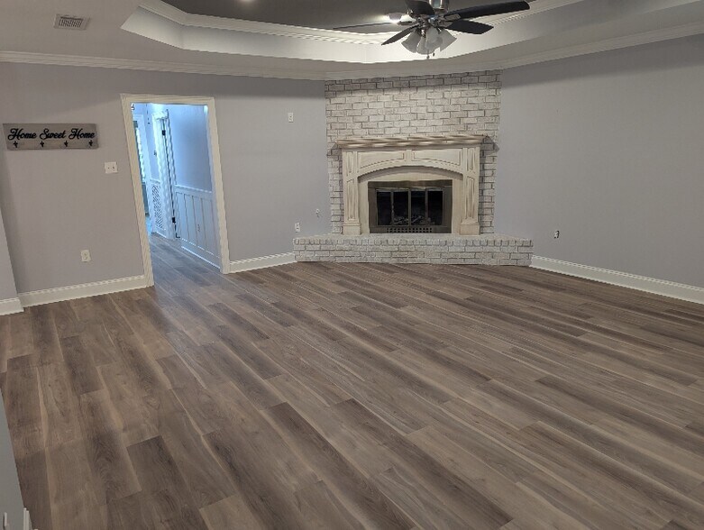 Building Photo - 13835 Marlin Ave