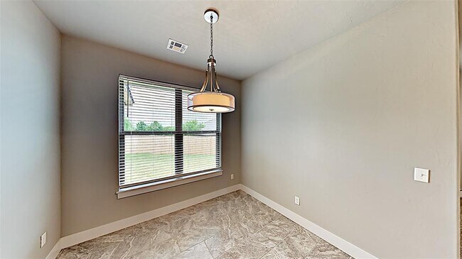 Building Photo - 405 Josephine Ct