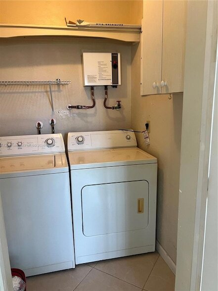 Building Photo - 6805 NW 75th St