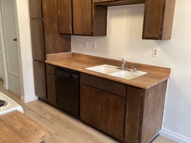 Building Photo - 1-Bedroom Rental in Lancaster, CA with Modern Amenities