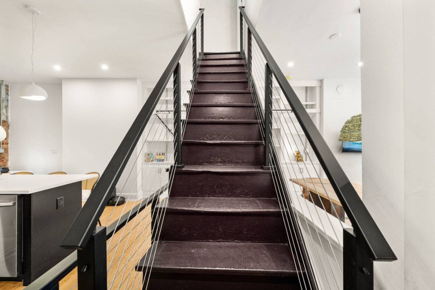 Building Photo - 2 Hust Alley