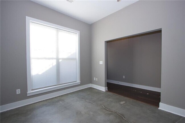 Building Photo - 1195 Milton Terrace SE