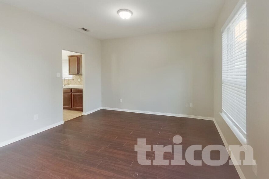 Building Photo - 107 Evening Star Cir