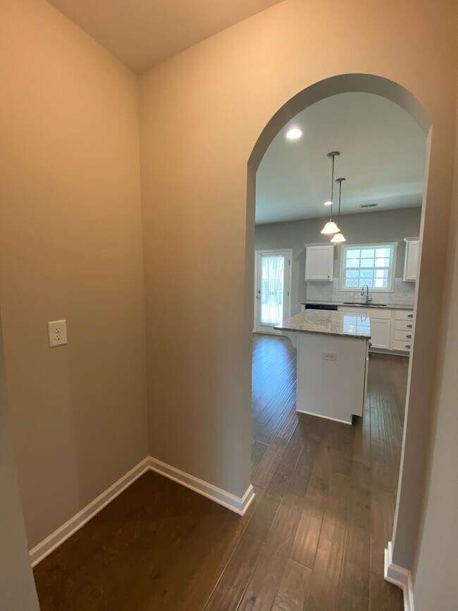Building Photo - 216 Wild Azalea Dr