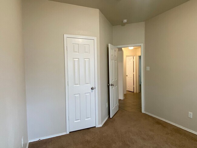 Building Photo - 3 BEDROOM, ACADEMY ISD