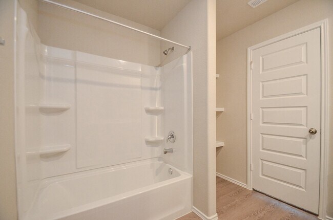 Building Photo - 25513 Blossom Ct