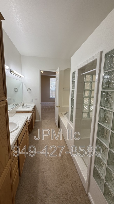 Building Photo - 9950 Moccasin Ct