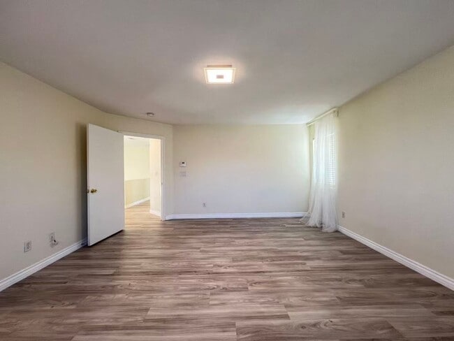 Building Photo - 8480 Garnet Peak Ct