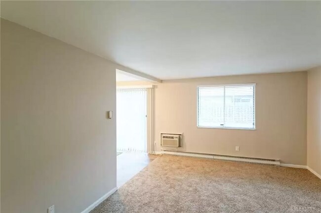 Building Photo - 5375 Dunmore Dr