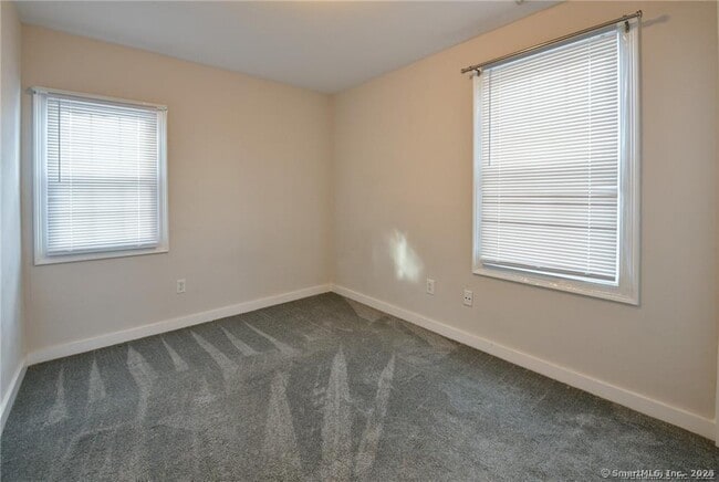 Building Photo - 217 Maple Ave