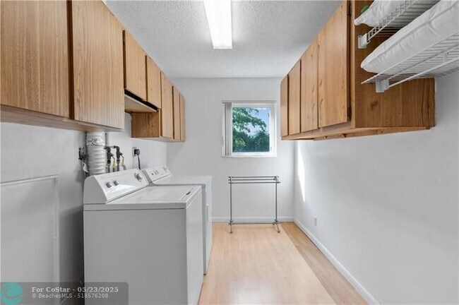 Building Photo - 1627 NE 7th St