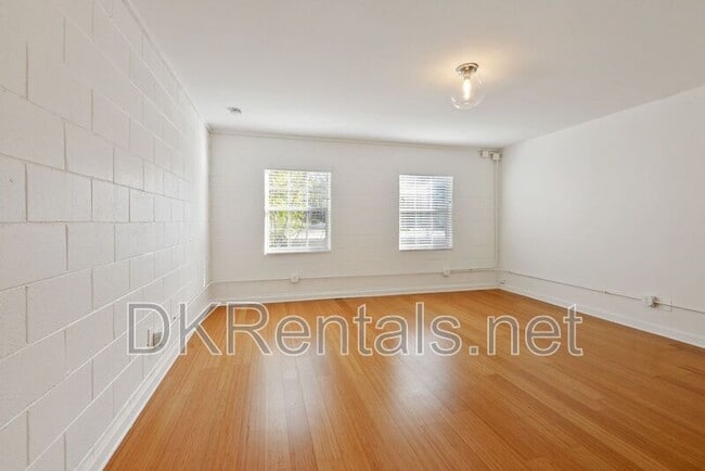 Building Photo - 1448 Iverson St NE