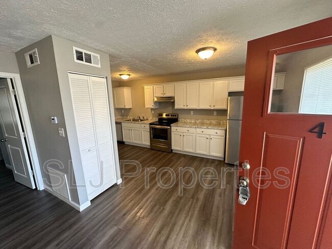 Building Photo - 218 Watt St