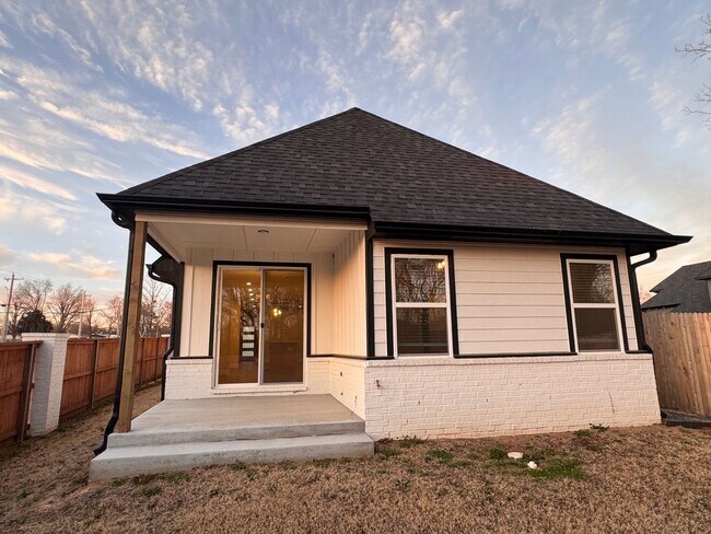 Building Photo - One Month Rent Free - 4 bedrooms - 3 full baths - Brand New