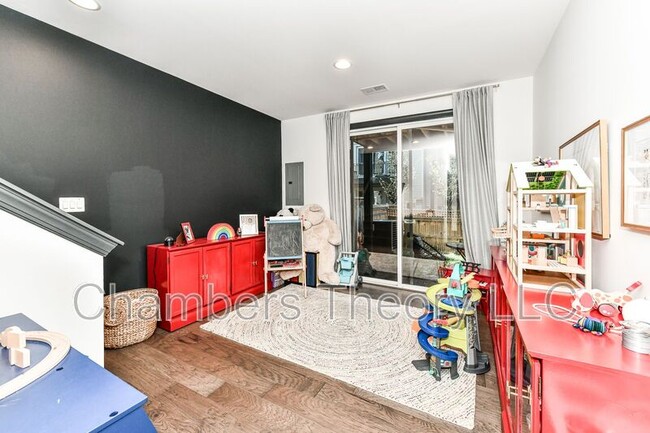 Building Photo - 42293 Ashmead Ter