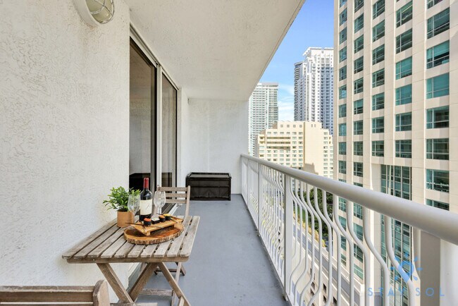 Building Photo - 1200 Brickell Bay Dr