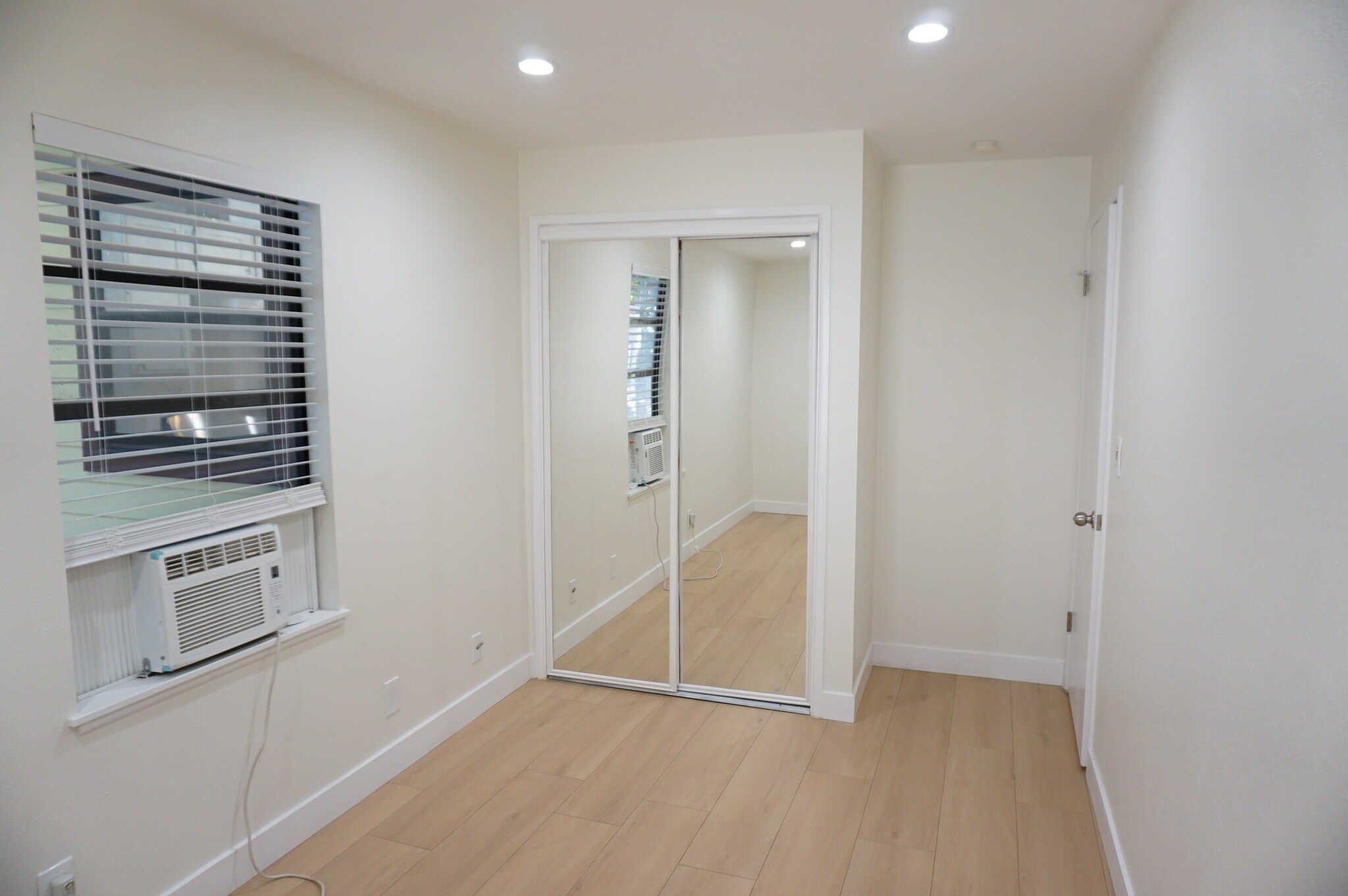 Building Photo - 3948 Pennsylvania Ave