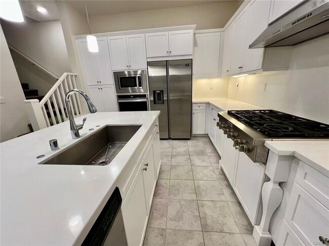 Building Photo - 186 Frame