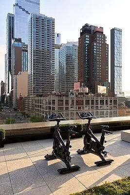 Building Photo - 550 Tenth Avenue