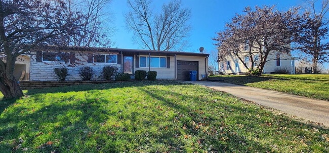 Building Photo - 956 Altavia Dr
