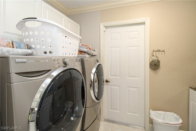 Building Photo - 333 Wentworth Ct