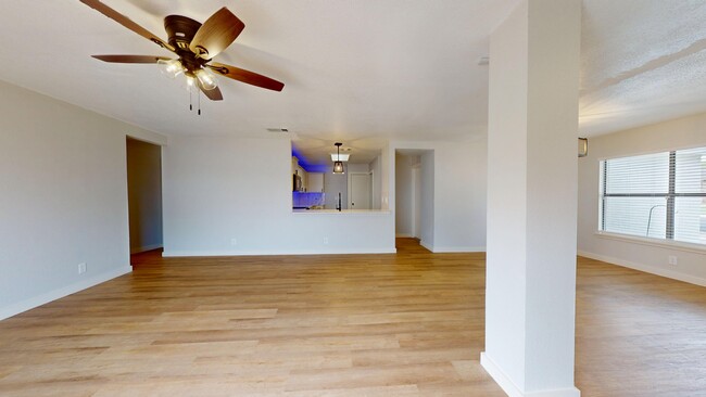 Building Photo - 2210 Muddy Peak Dr