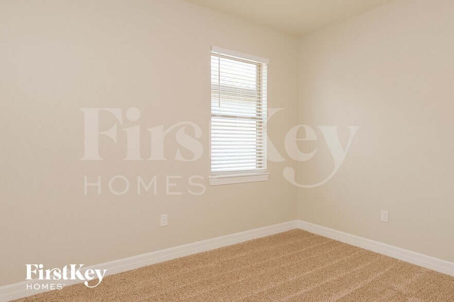 Building Photo - 16303 Treasure Point Dr