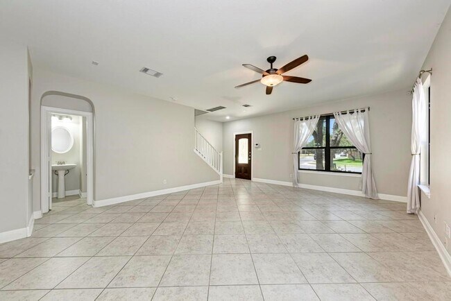 Building Photo - 500 Tyree Rd