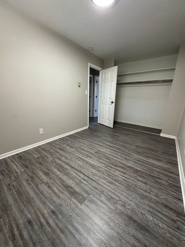 Building Photo - 420 Tinkler/509 Perrin-SHILO