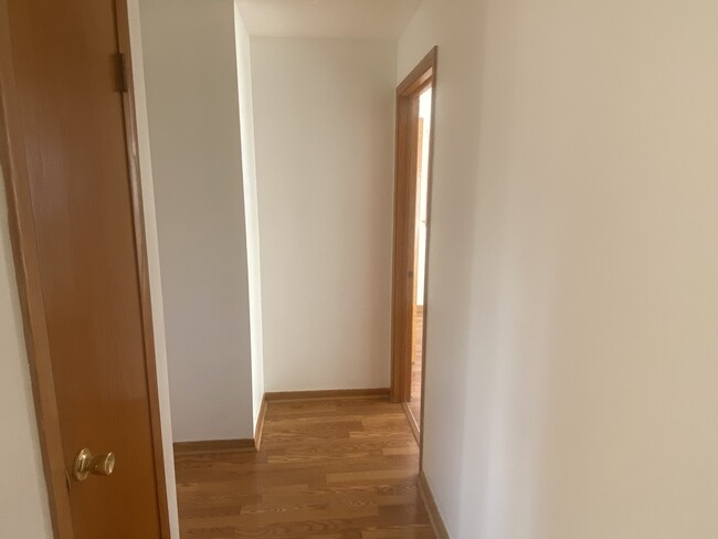 Building Photo - 3553 N Neenah Ave